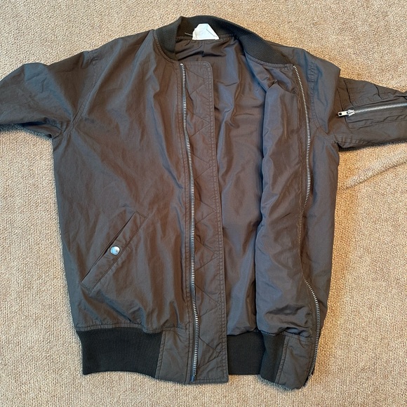 NWOT Vestique Women’s Bomber Jacket size small - Picture 5 of 12